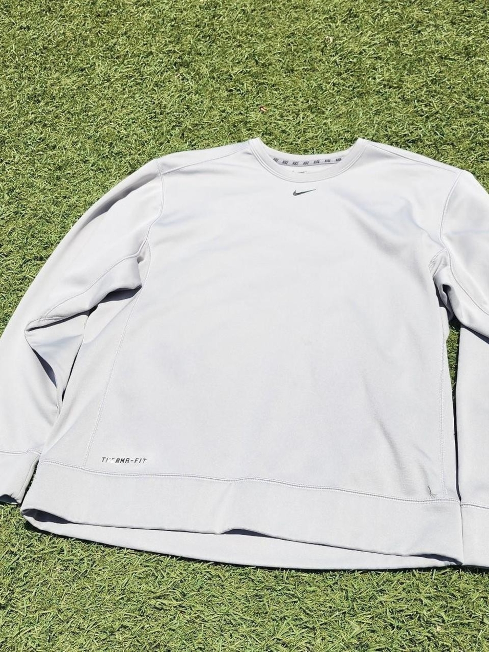 Nike Thermo-Fit Light Gray Long Sleeve Top